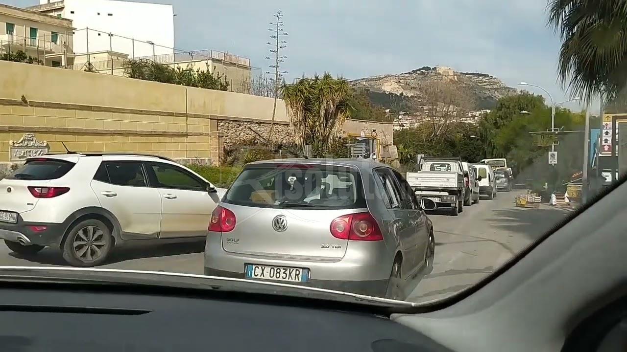 Disagi senza fine, code all'uscita di Sciacca per lavori alla galleria Belvedere (Video)