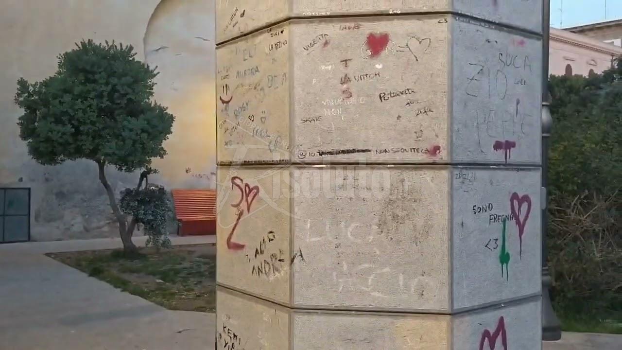 Filmati dalle telecamere della municipale i vandali della statua del Fazello a Sciacca (Video)