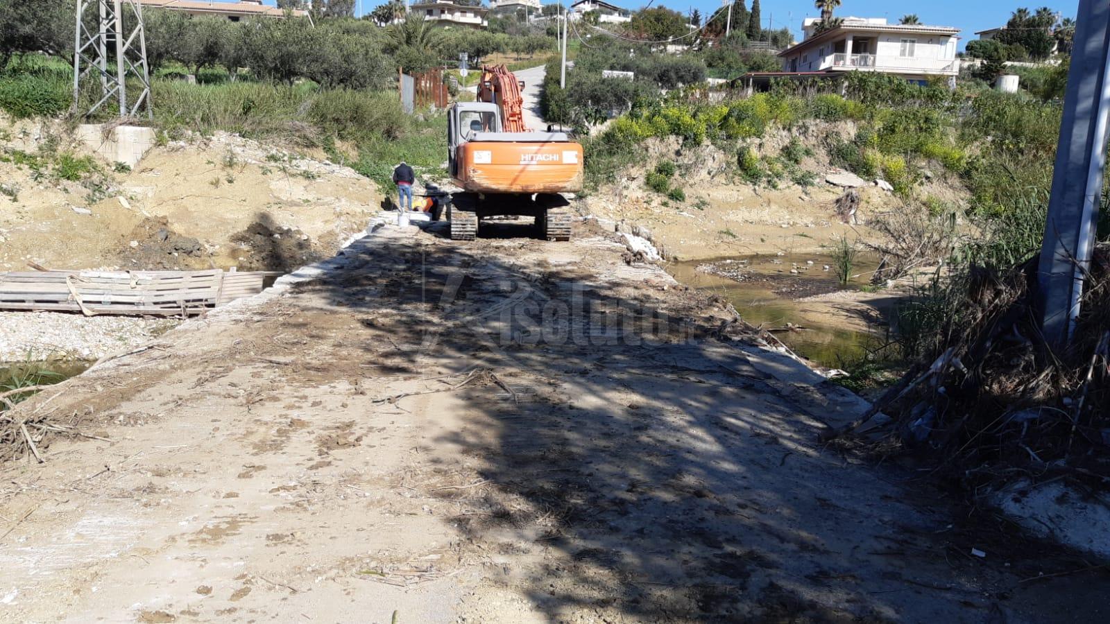 A Sciacca si lavora per riaprire a giorni il ponte Carbone
