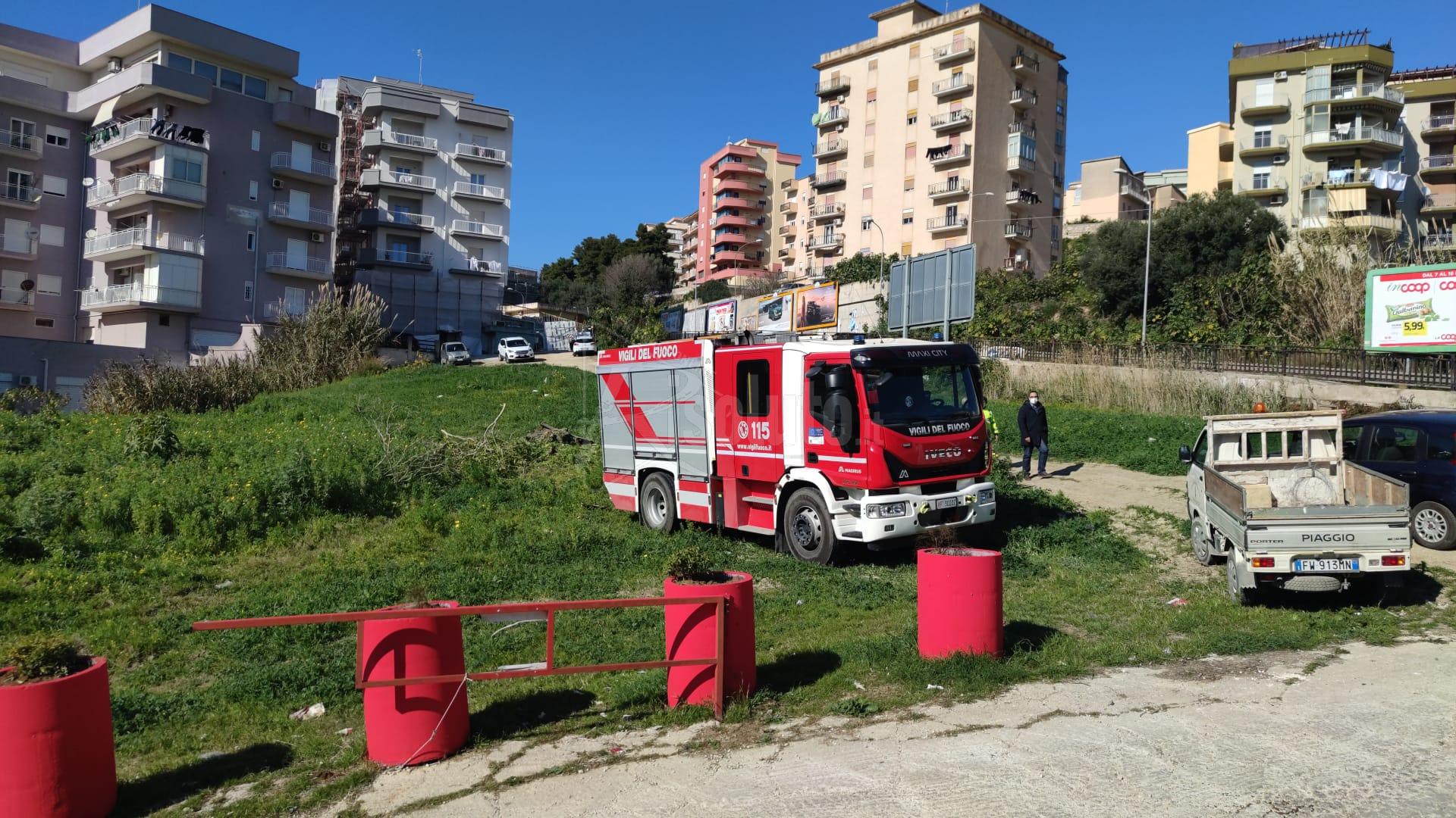 Pozzetto fognario in via Verona a Sciacca, segnalazione di pericolo