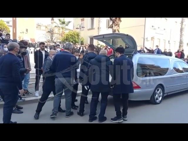 Lacrime e commozione a Montallegro per i funerali del diciottenne Antonino Cinquemani (Video)