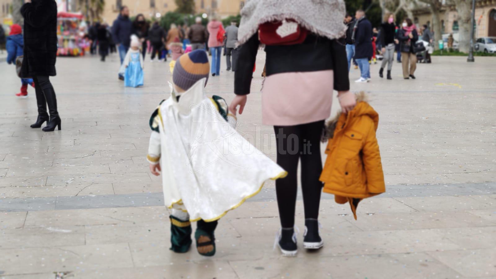 Domenica di Carnevale, bimbi in maschera in piazza Scandaliato ma nulla di organizzato