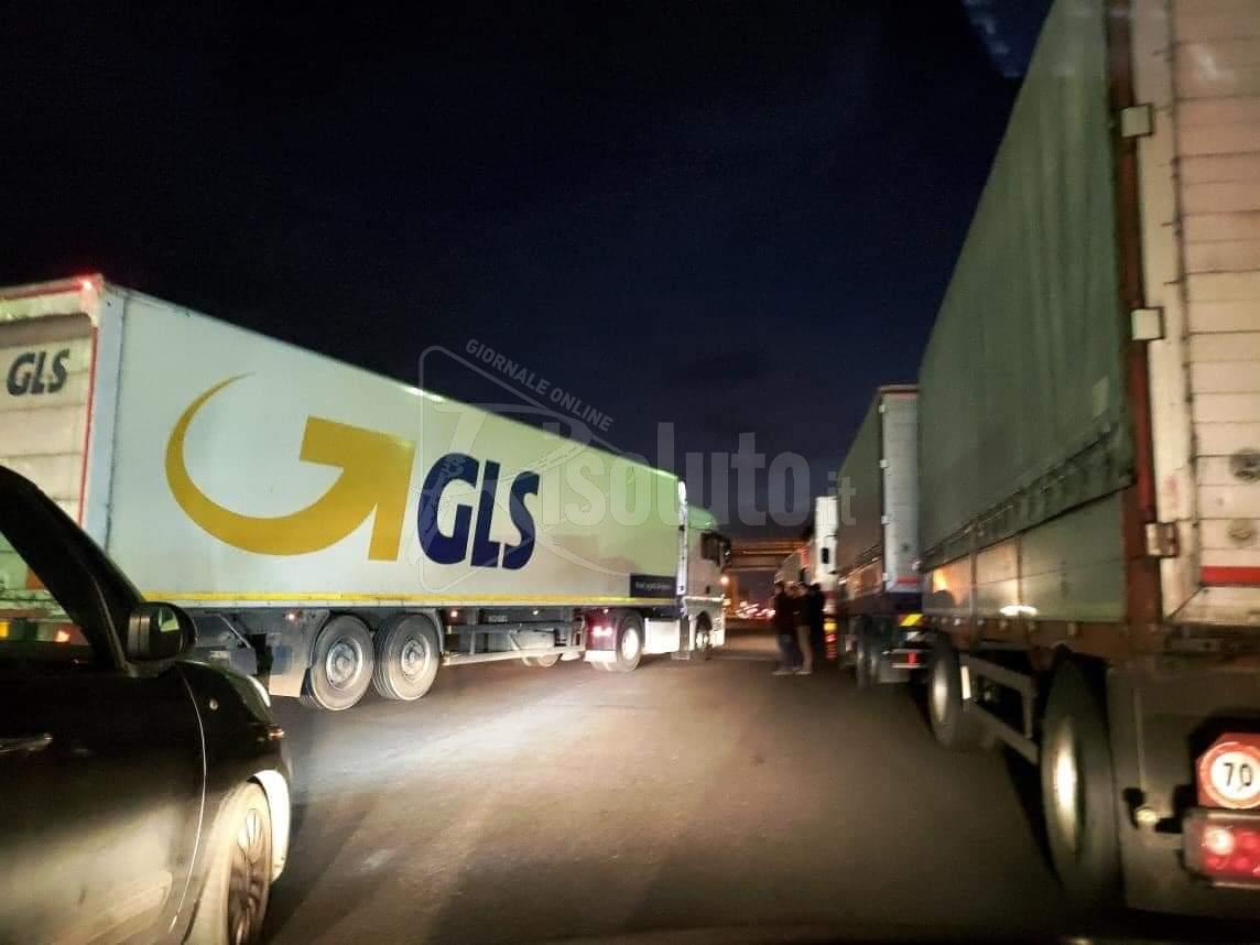 Sospesa la protesta degli autotrasportatori per il caro-gasolio in Sicilia