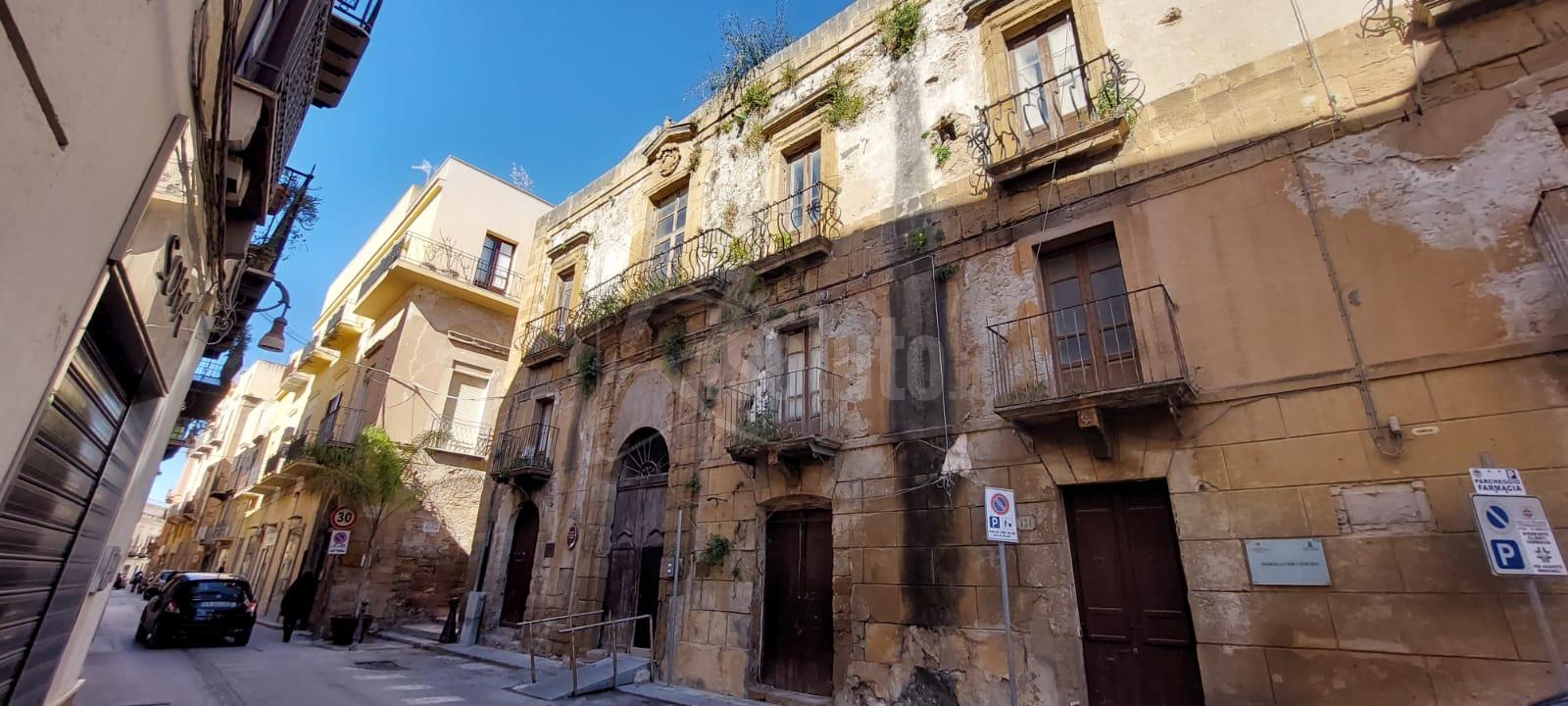 Cedimento di tufo dall'ex convento di San Francesco Di Paola a Sciacca, intervento di messa in sicurezza