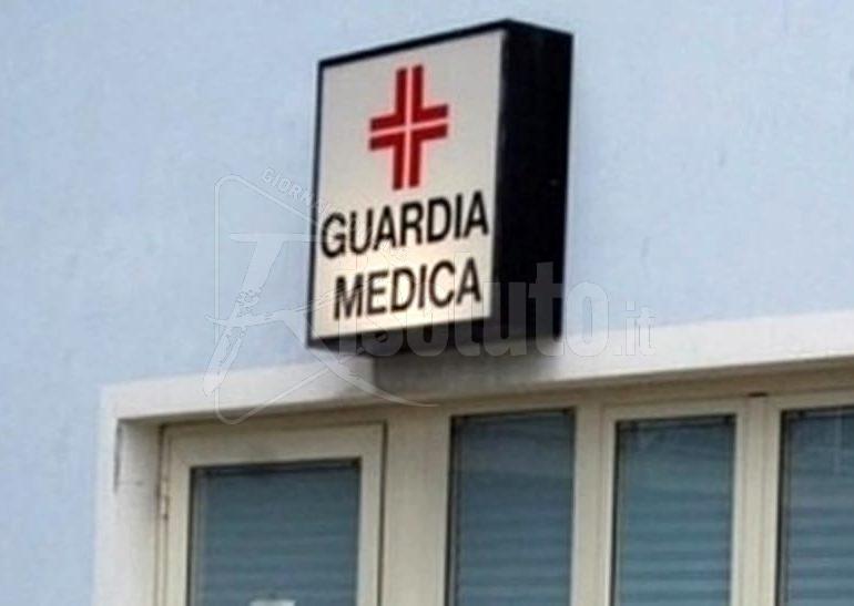 Vandali in Guardia Medica a Palma di Montechiaro, devastati arredi e vetrate
