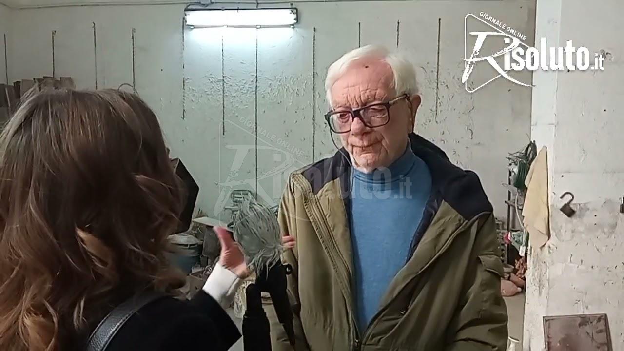 Si congeda dalla sua bottega il maestro ceramista Gaspare Patti: "Ho ancora voglia di creare" (Video)