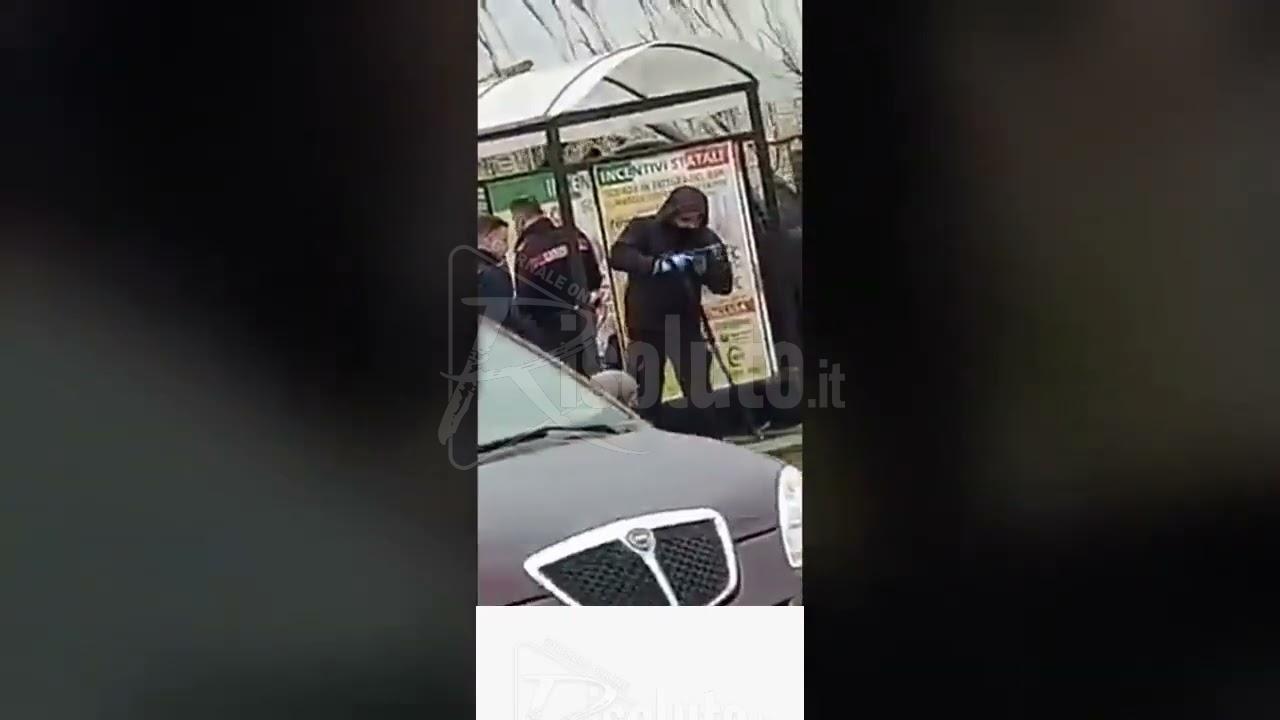 Omicidio piazza Progresso a Raffadali, il padre confessa (Video del momento del fermo)
