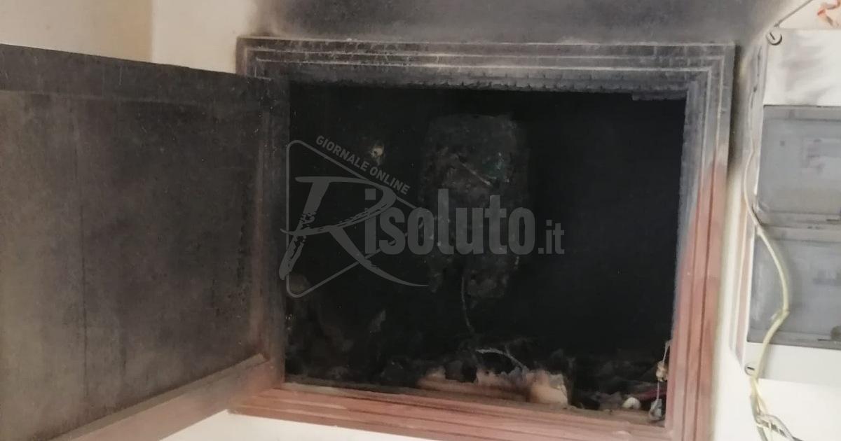 Va in fiamme il contatore elettrico di un'abitazione di Burgio, intervento dei vigili del fuoco