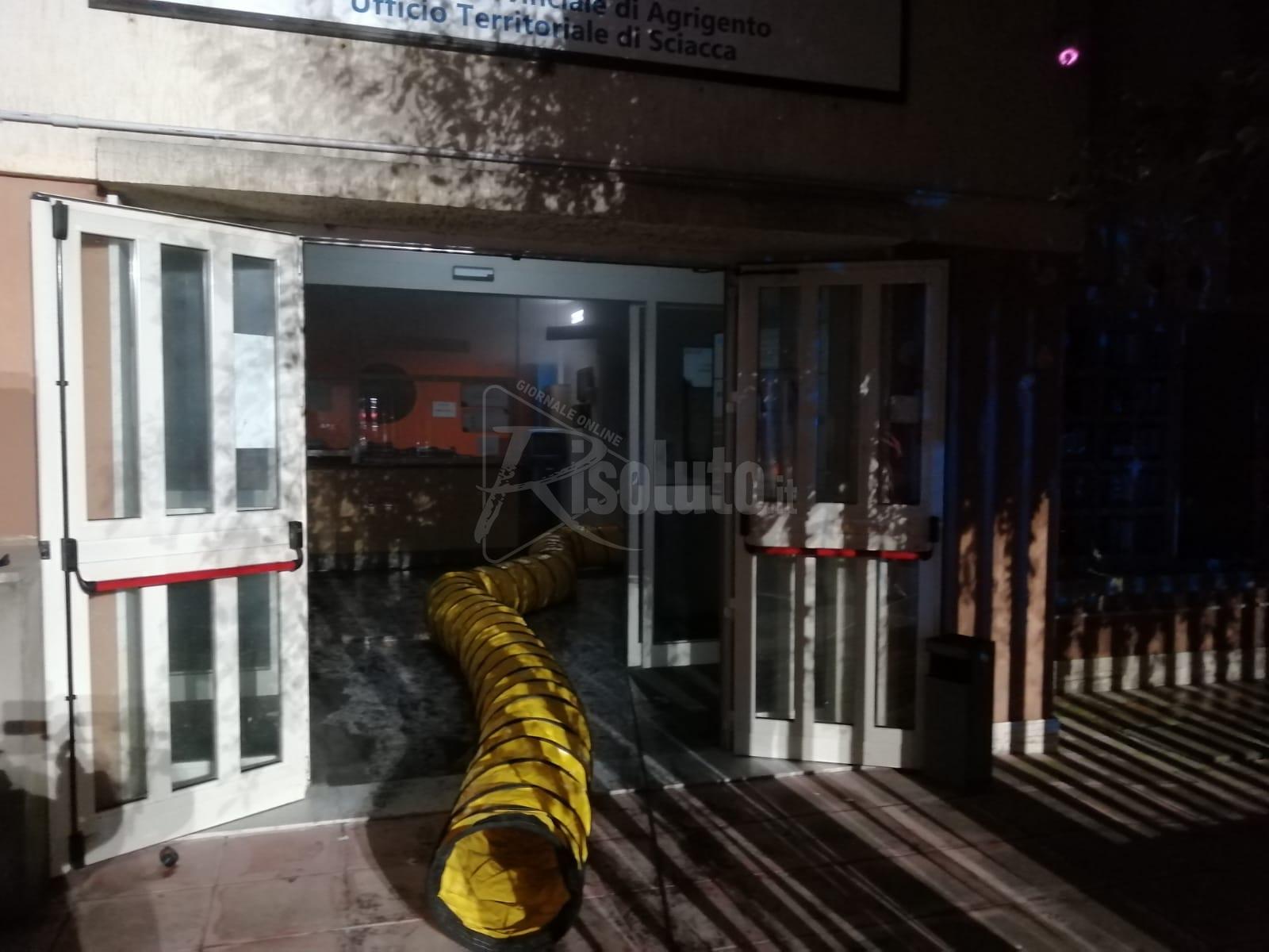 Incendio all’Agenzia delle Entrate di Sciacca