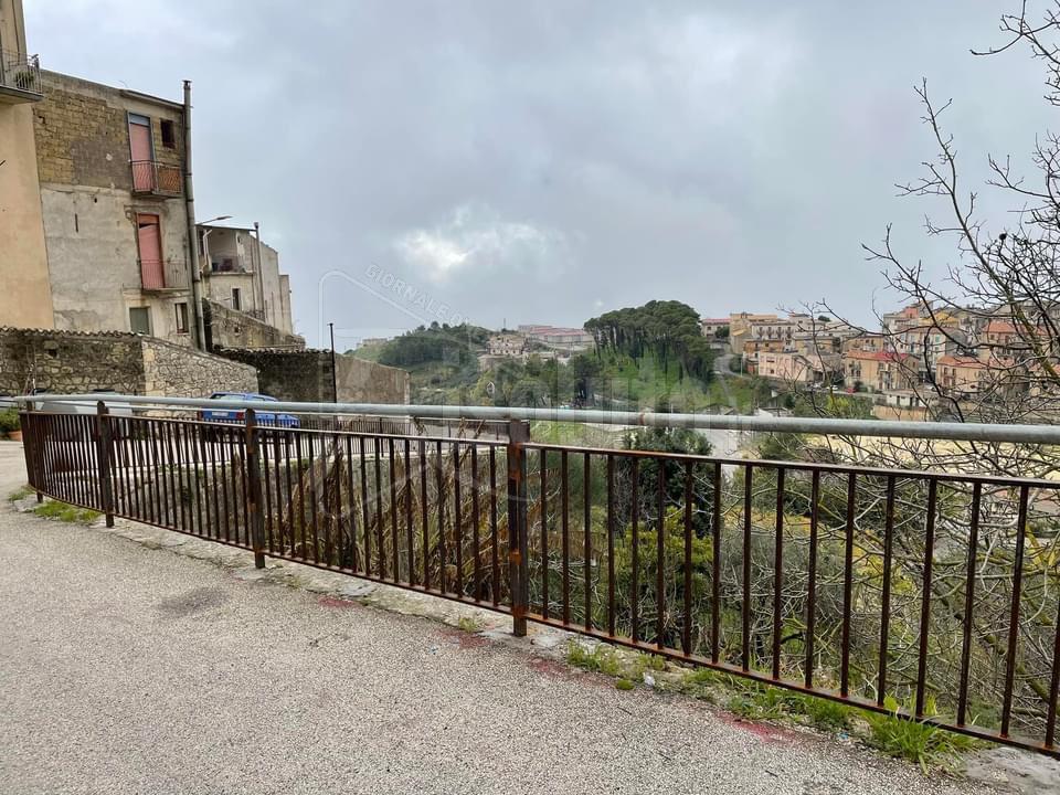 Installate nuove ringhiere a Caltabellotta, 150 mila euro l'importo dei lavori