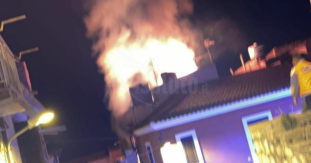 Abitavano in nove nella palazzina andata a fuoco a Palma di Montechiaro, morta la bimba che dormiva all'ultimo piano