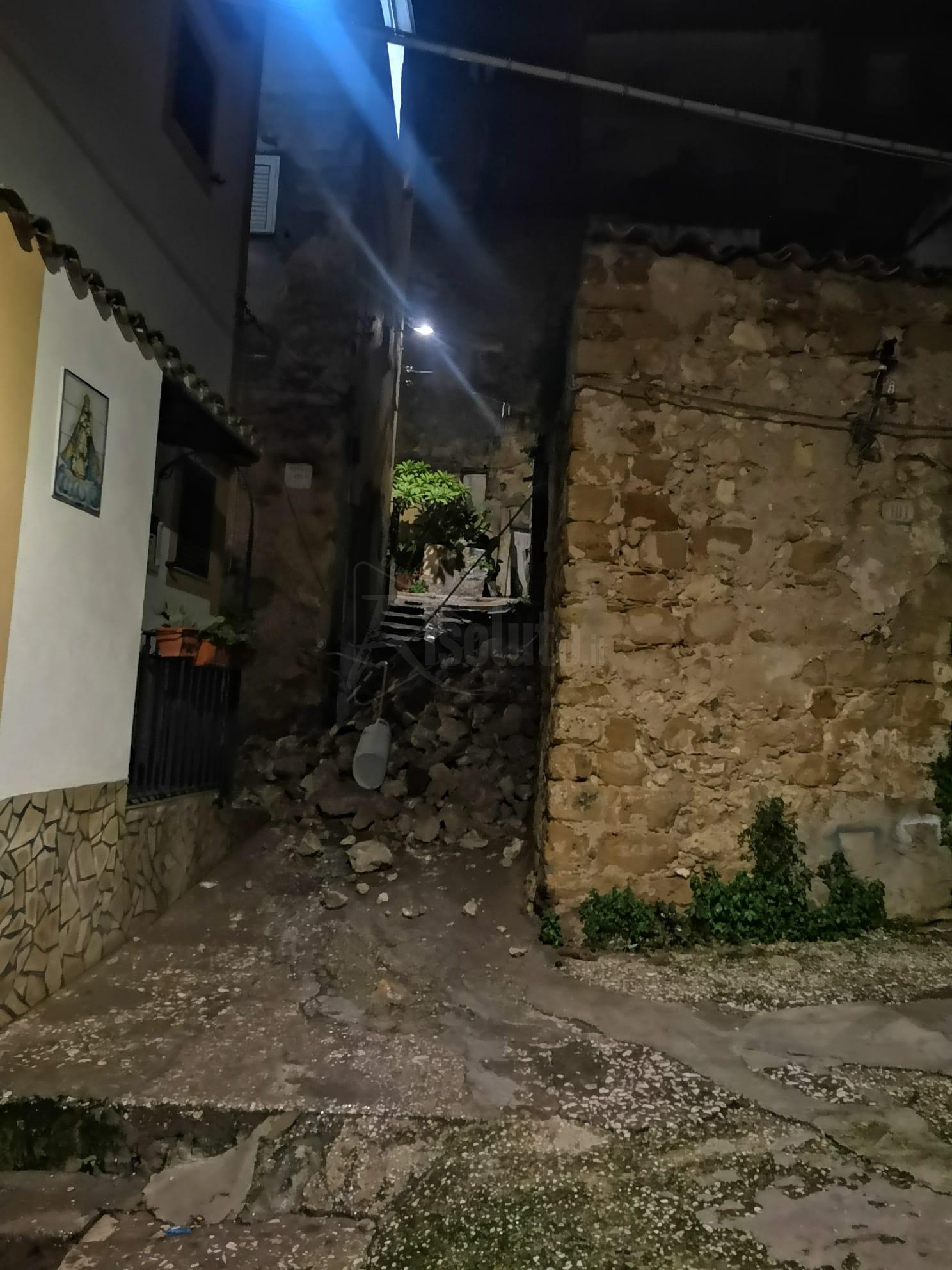 Maltempo a Sciacca, cede un'abitazione abbandonata e due famiglie vicine non possono rientrare a casa