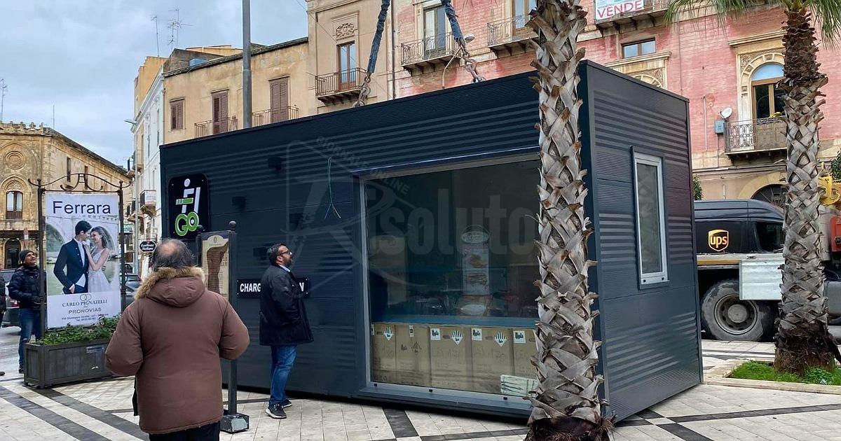A Sciacca tutti in bici elettrica e hoverboard, collocate due postazioni