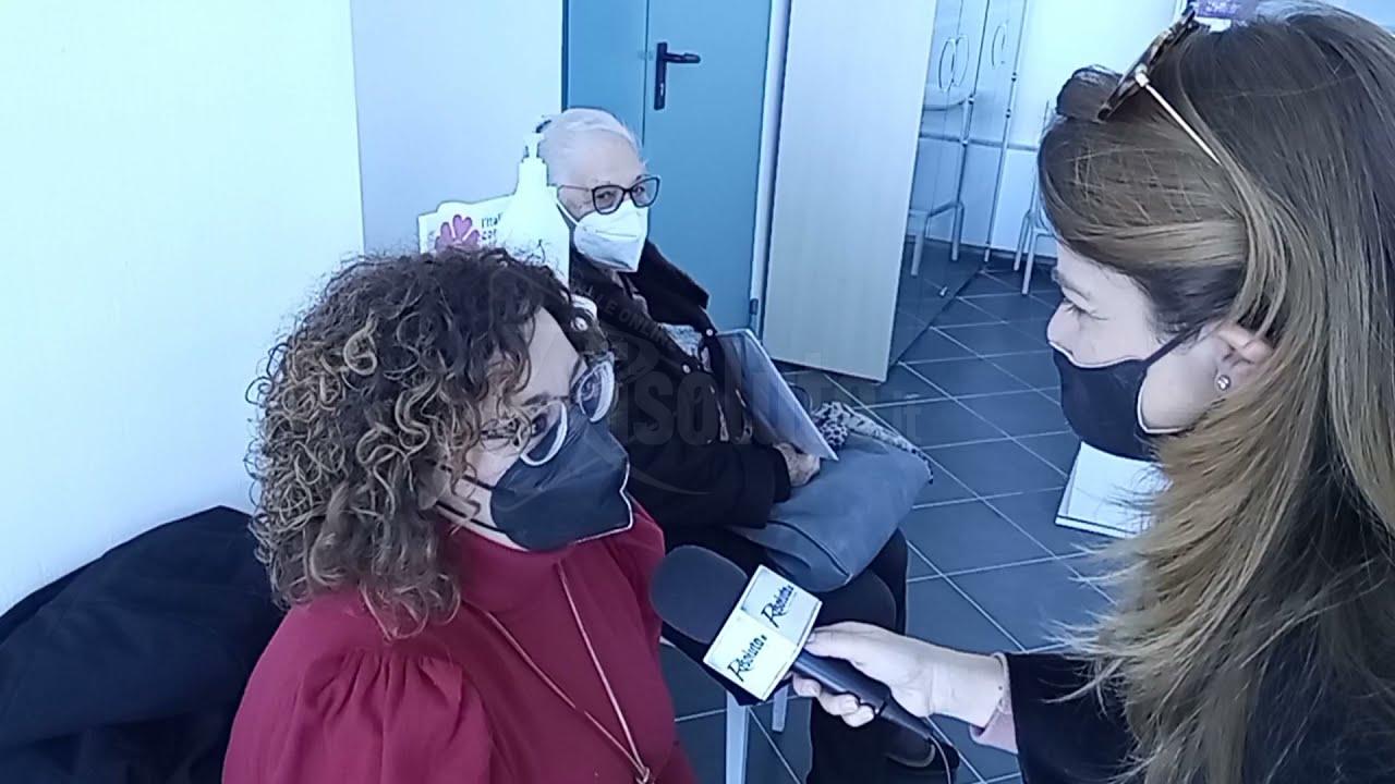 Chi approfitta del festivo per sottoporsi al vaccino (Video)