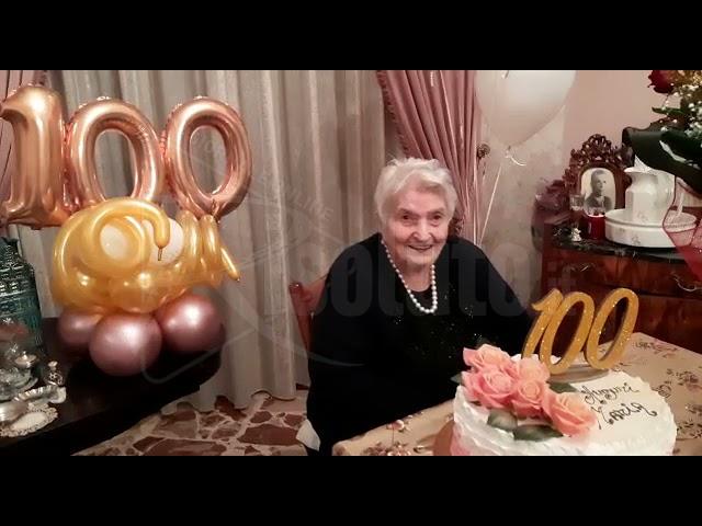 Il segreto di nonna Aurelia che oggi spegne cento candeline (Video)