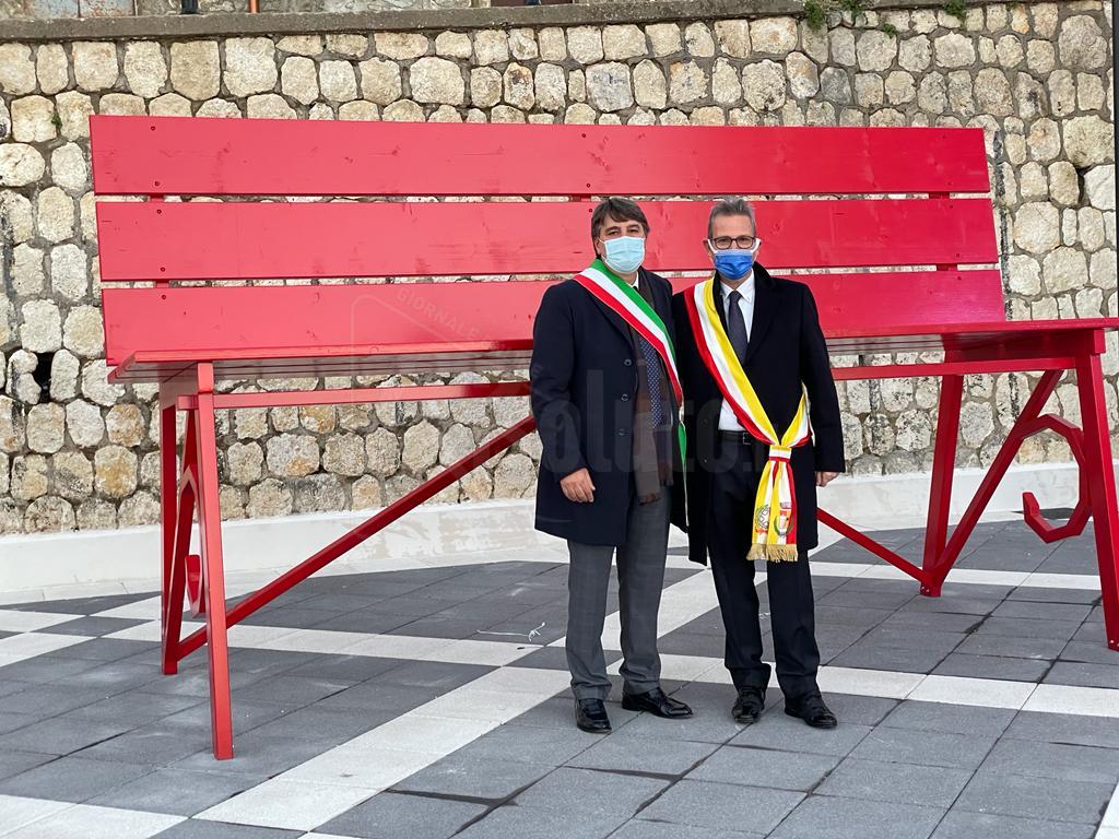 Siculiana, inaugurata Panchina rossa gigante  contro la violenza sulle donne
