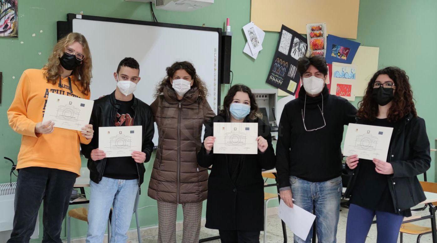 Consegnati oggi al Bonachia di Sciacca gli attestati del progetto “Estate in Foto”