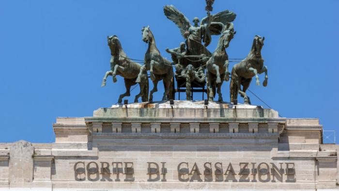 Deciderà la Cassazione sui domiciliari alla donna accusata di avere accompagnato la figlia minore ad incontri sessuali a Menfi