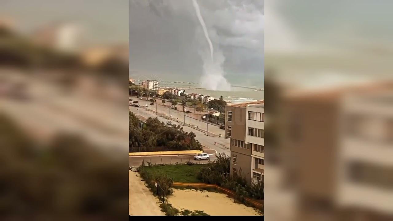 Dopo la bomba d'acqua, occhi al mare di Sciacca per la paura della tromba marina in porto (Video)