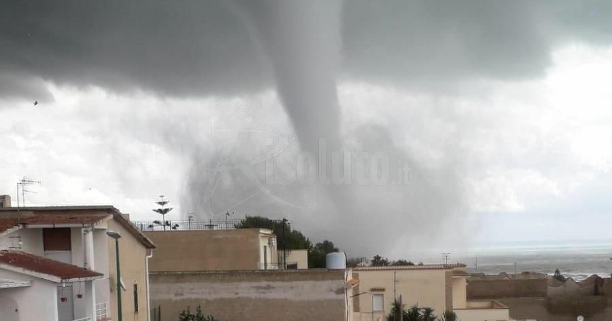 Tromba d'aria in mare tra Castelvetrano e Menfi, nessun danno in terra (Video)