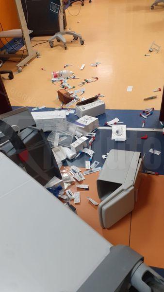 Donna arriva in gravi condizioni al Civico di Palermo ma muore subito dopo, i familiari distruggono il pronto soccorso