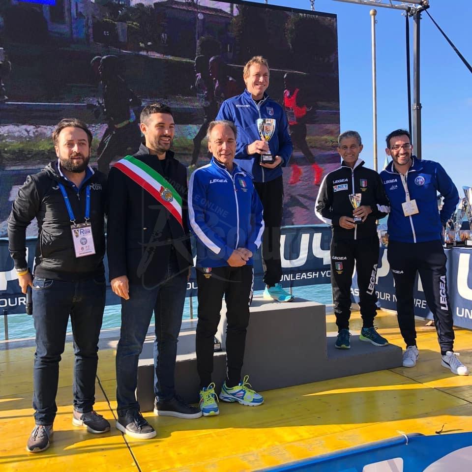 Campionato di corsa per arbitri di calcio, sul podio il menfitano Nino Alesi