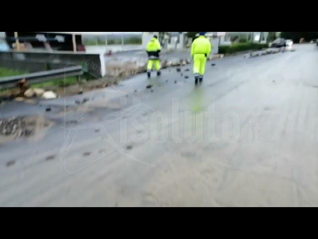 I volontari di Sciacca chiamati nella notte per prestare aiuto a Scordia, ci sono due dispersi (Video)