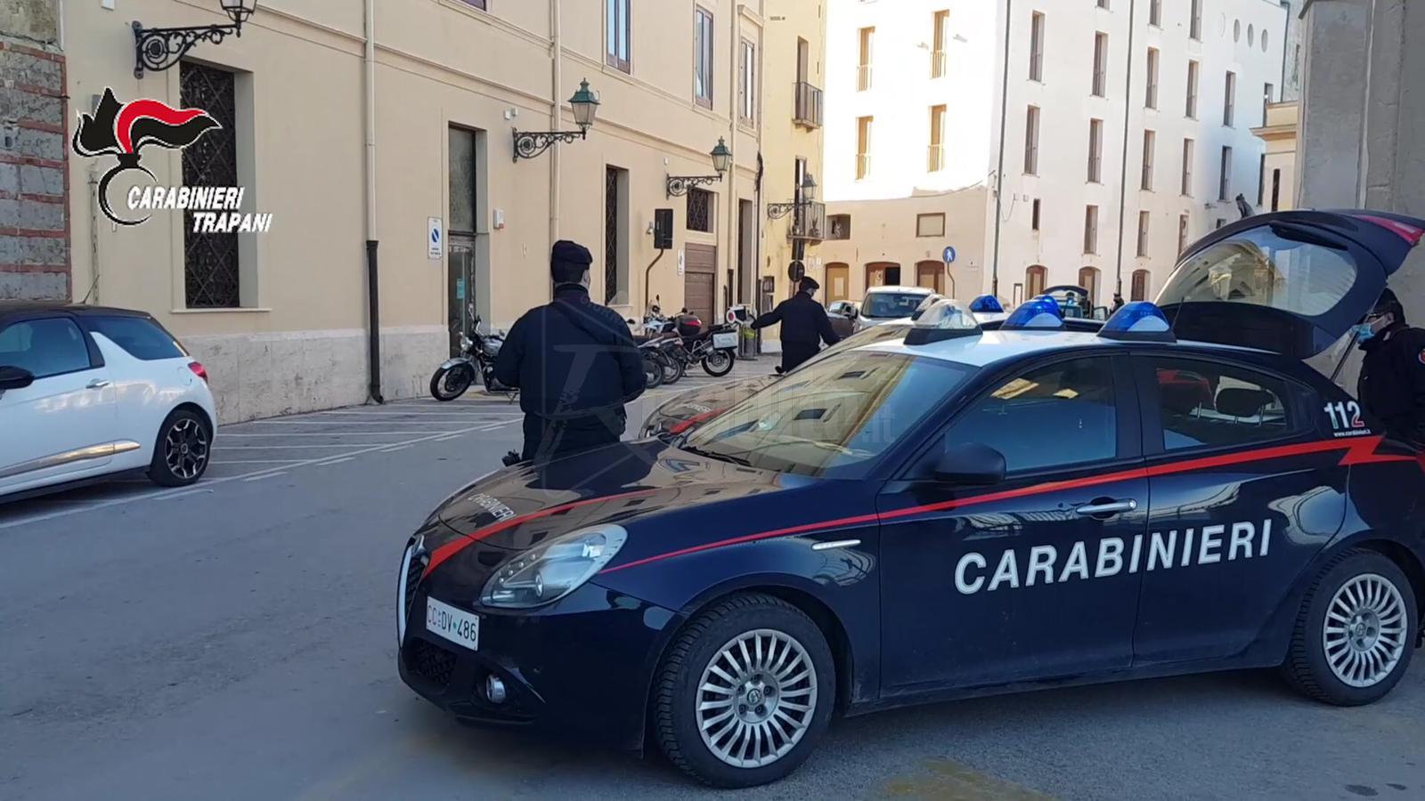 Trascorrono una notte d'amore in un noto hotel di Trapani e vanno via senza pagare, denunciata giovane coppia