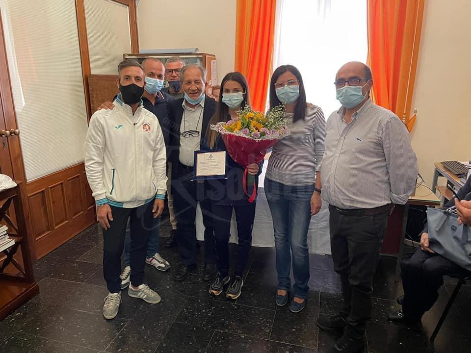Calamonaci, il sindaco premia l’atleta Colletti per il bronzo ai campionati europei giovanili di karate