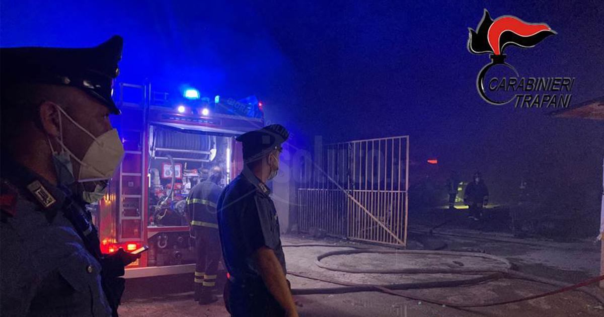Ancora occupato il campo migranti di Castelvetrano dove si e' propagato l'incendio costato la vita a un giovane