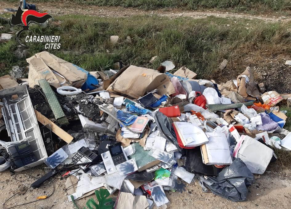 Abbandono di rifiuti, denunce e sanzioni dei carabinieri