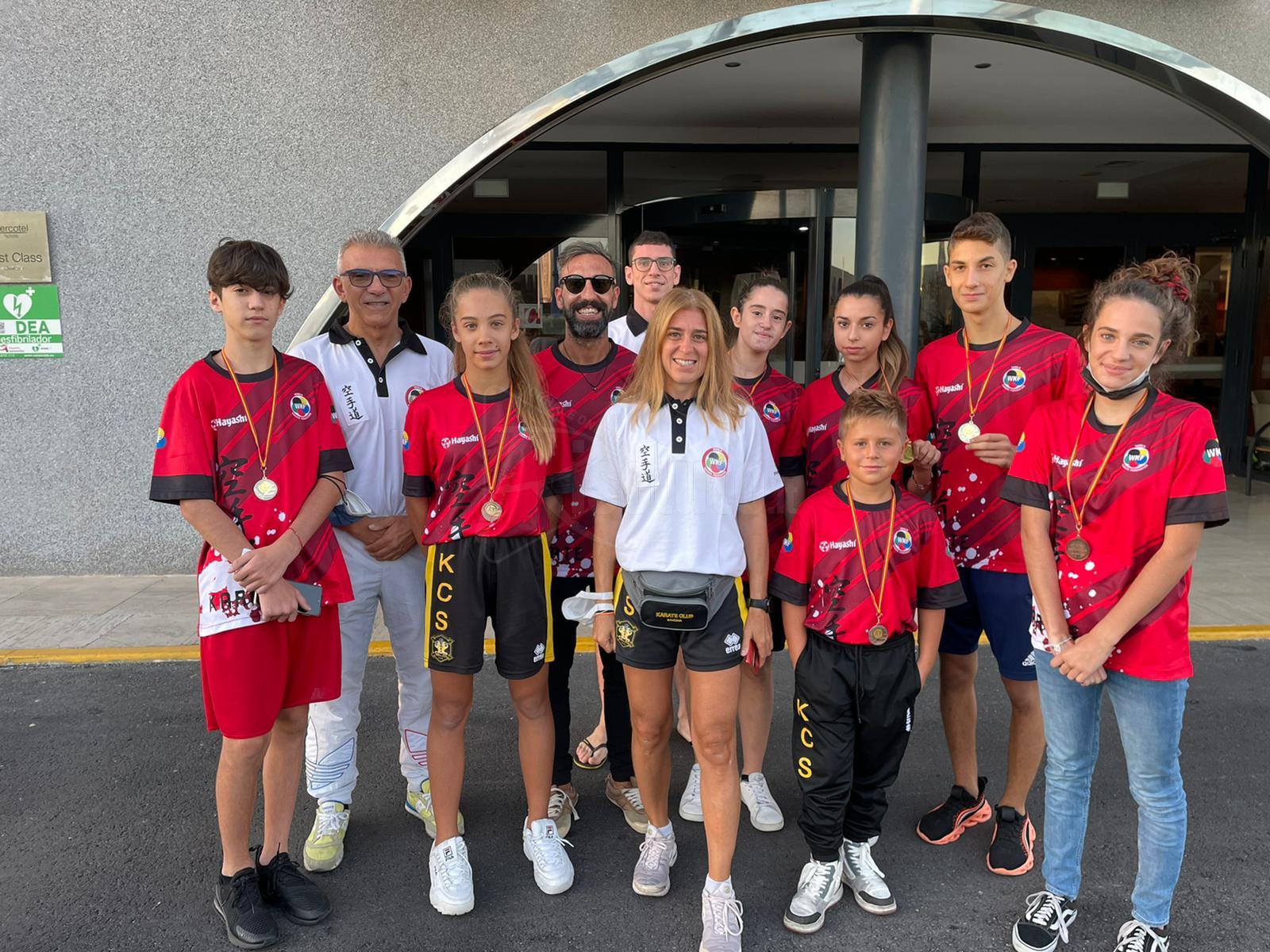 Karate, due medaglie d'oro e una d'argento conquistate in Spagna dalla Ippon Karate Lentini di Sciacca