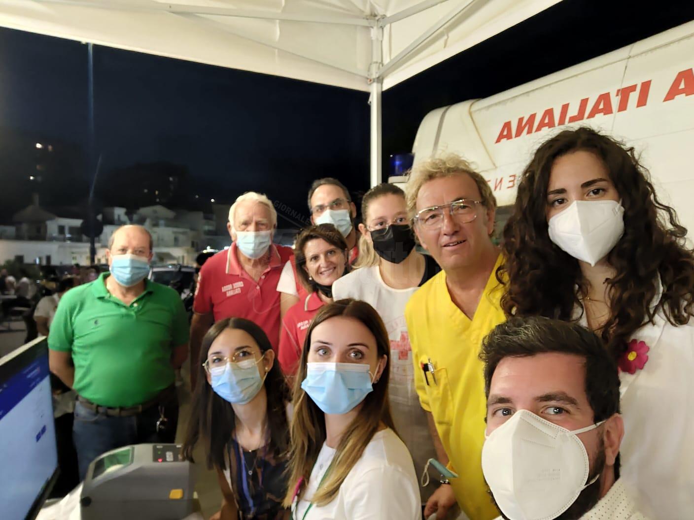 Operatori sanitari allo Stazzone per le vaccinazioni, l'hub si trasferisce anche nei posti della movida