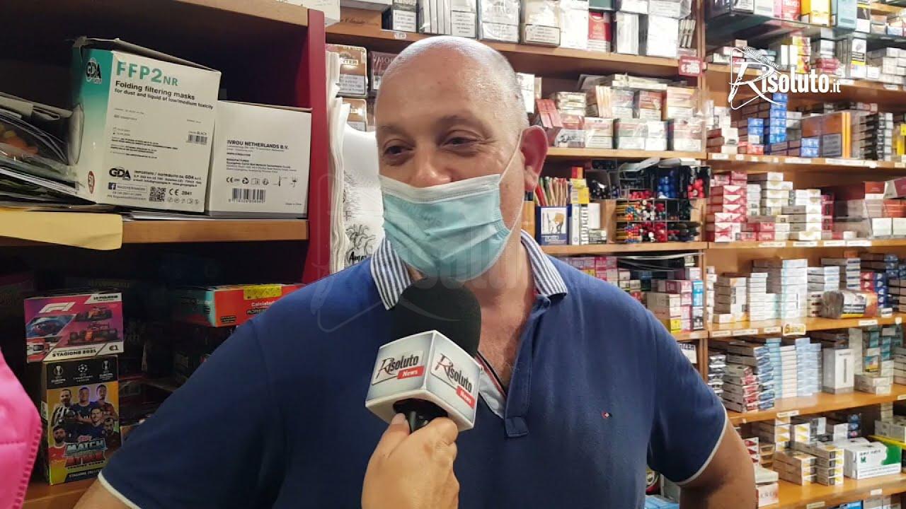 Il caso dell'ex tabaccaio napoletano tra indignazione e ironia, il commento dei colleghi (Video)
