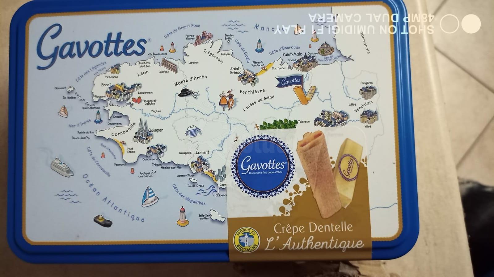 Perde il portafogli a Sciacca mentre e' in vacanza, ispettore della municipale lo rintraccia e il turista gli dona cioccolatini