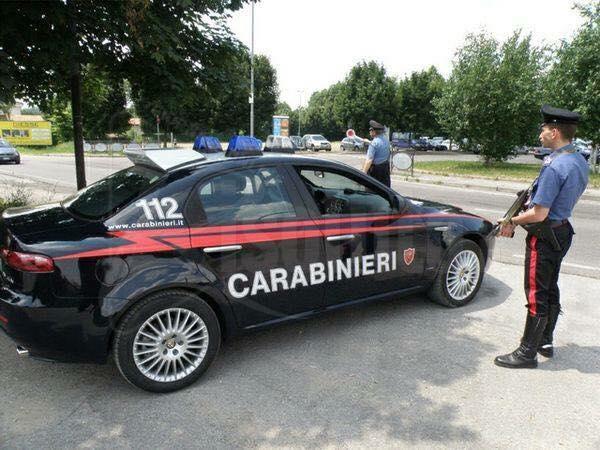 "Afferra la moglie per i capelli e la prende a schiaffi", divieto di avvicinamento per un cinquantacinquenne