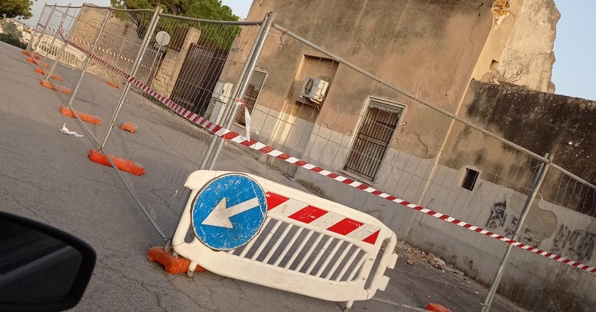 Transennato parte dell'ex mattatoio comunale di Sciacca, rischio crollo di un muro