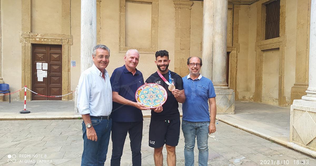 "Più testa che muscoli per sollevare i pesi": parola del campione olimpico Nino Pizzolato oggi a Sciacca (Intervista)
