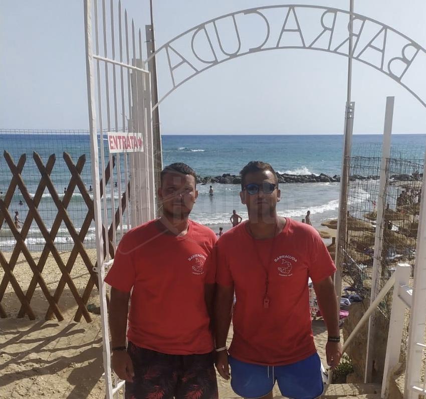 Ancora un salvataggio oggi a Sciacca, in azione gli assistenti del chiosco Barracuda a San Giorgio