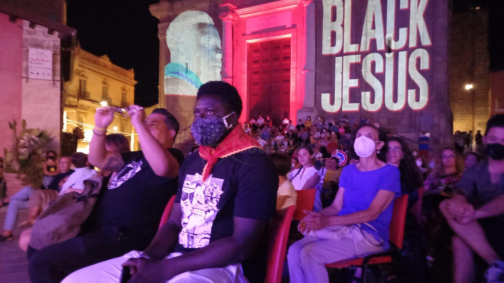 Presentato a Siculiana “A Black Jesus”, cittadinanza onoraria al giovane migrante protagonista del film di Luca Lucchesi