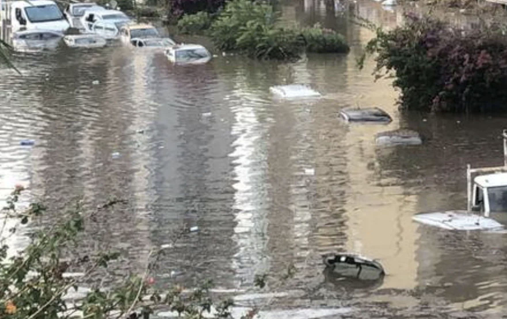 Pioggia su Palermo e allagamenti in diverse zone, interventi dei vigili per liberare auto in difficolta'