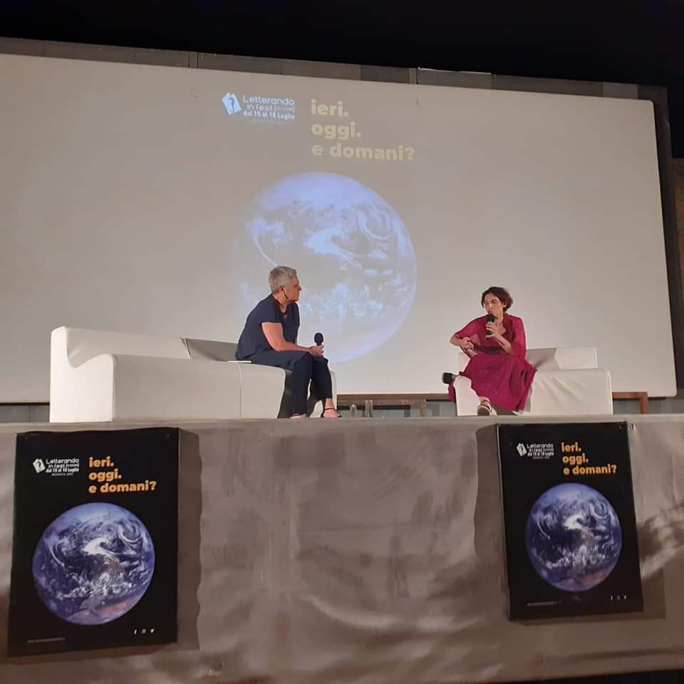 Giornata d'esordio del Letterando In Fest, un abbraccio collettivo per Stefania Auci