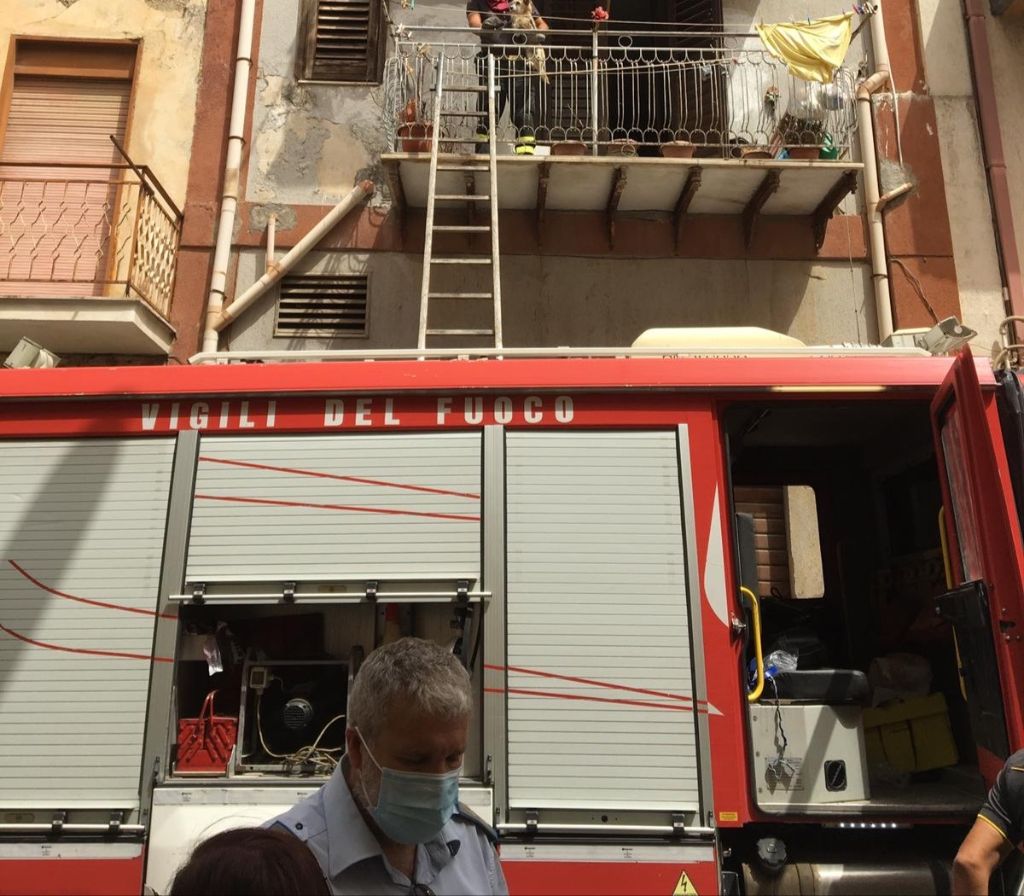 Accertamenti nella casa dei coniugi riberesi trovati morti questa mattina