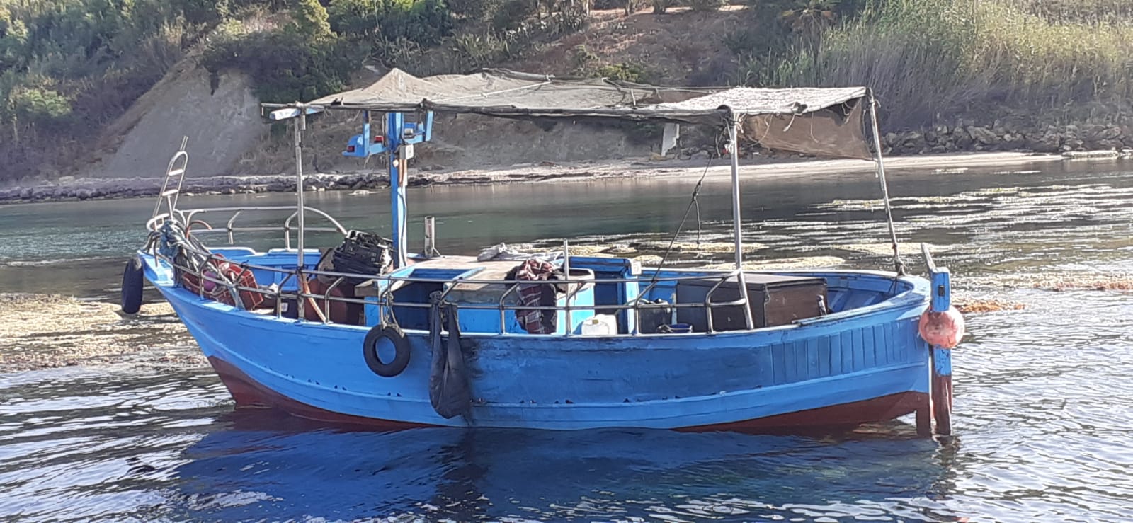 Barcone nel mare di Arenella a Sciacca, nessun migrante avvistato ma accertamenti in corso