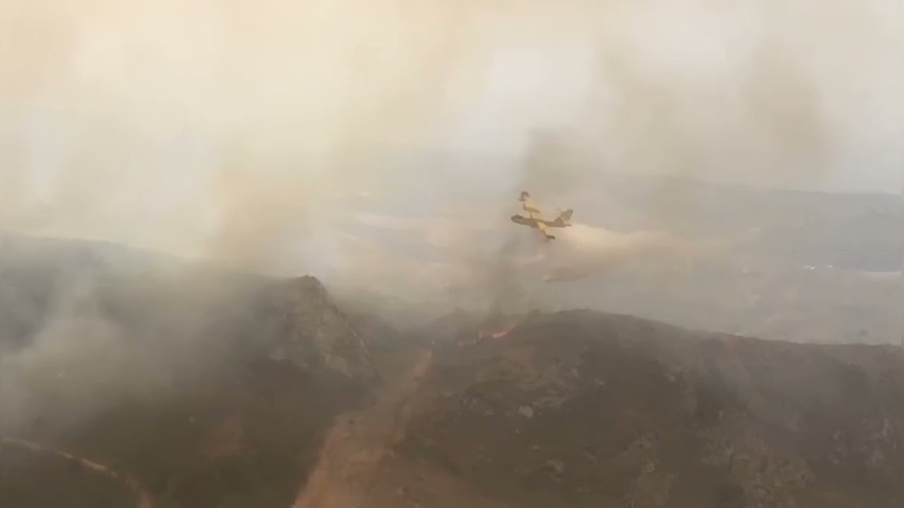 A fuoco cento ettari di bosco a Siculiana, in azione canadair ed elicotteri (Video)