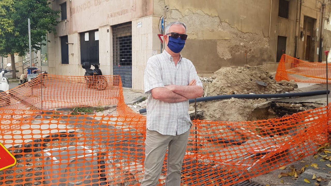 Cantiere freezato in via Madonna della Consolazione da mesi, un saccense: "Non dobbiamo assuefarci al brutto"
