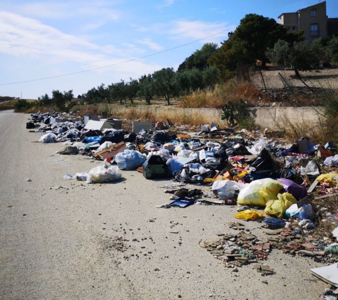 Sciacca, discarica abusiva con presenza di amianto a Santa Maria e Nadore