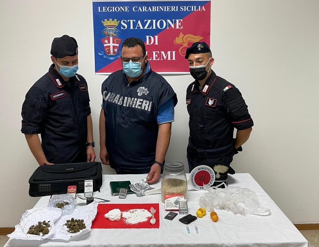 Salemi: nascondeva la cocaina in un barattolo di riso nel garage, arrestato un uomo di 60 anni