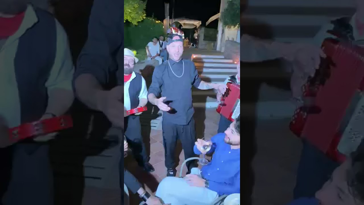 Anche il rapper Clementino si scatena con "I Cantu e Cuntu" (Video)