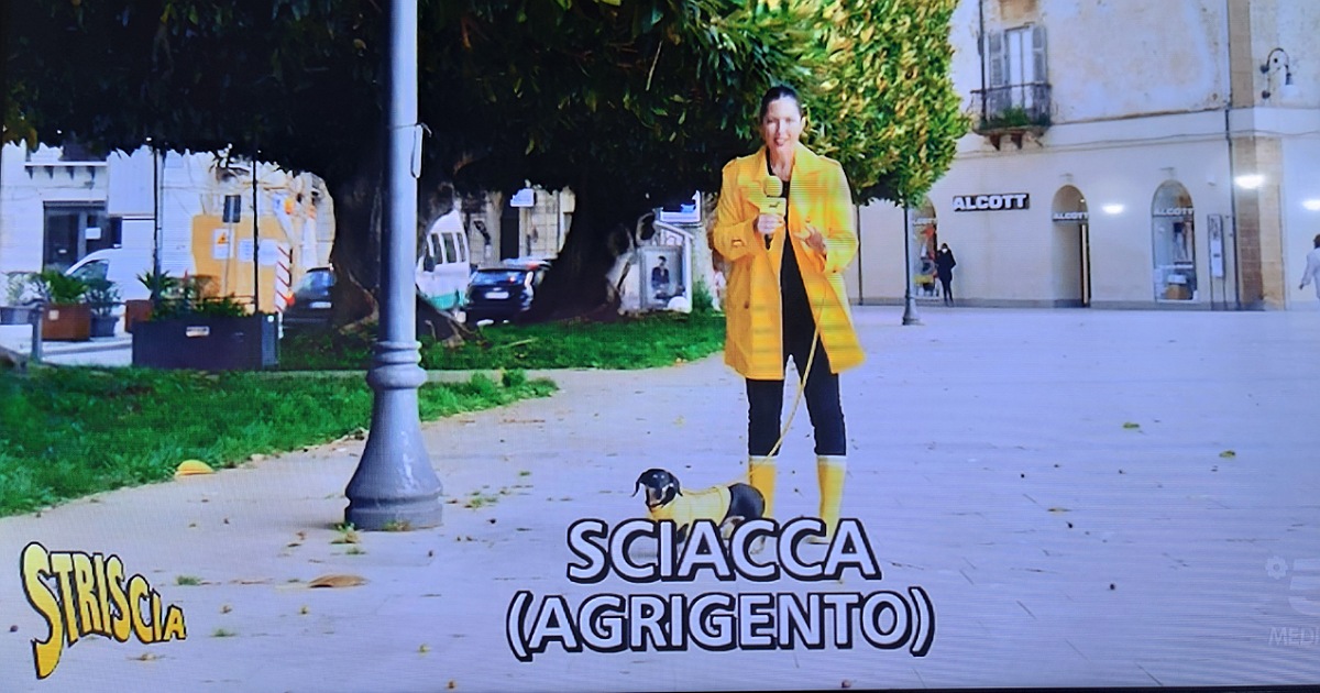 Pali al centro delle strade, a Sciacca arriva ancora Striscia la Notizia